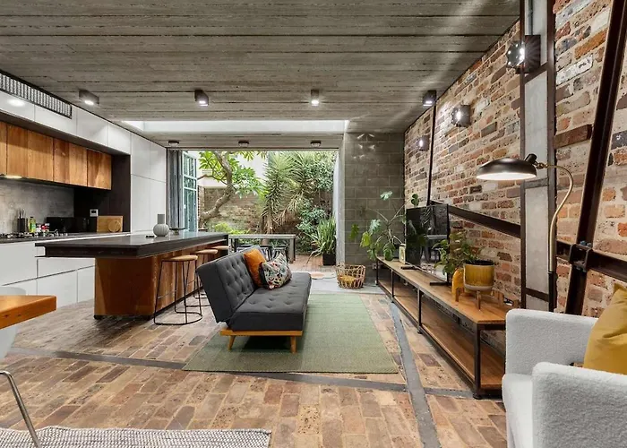 Modern & Stylish 3Br In Redfern