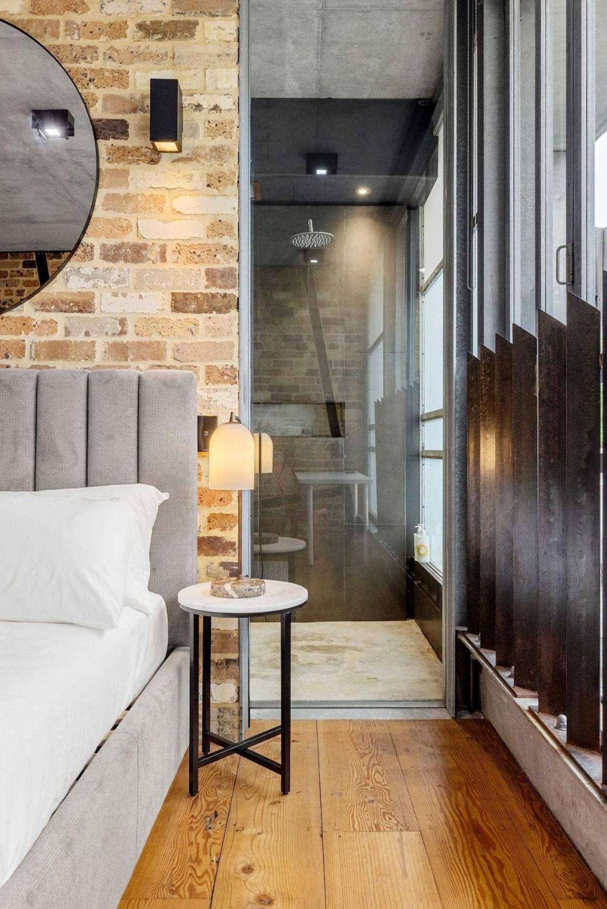 Modern & Stylish 3br In Redfern *