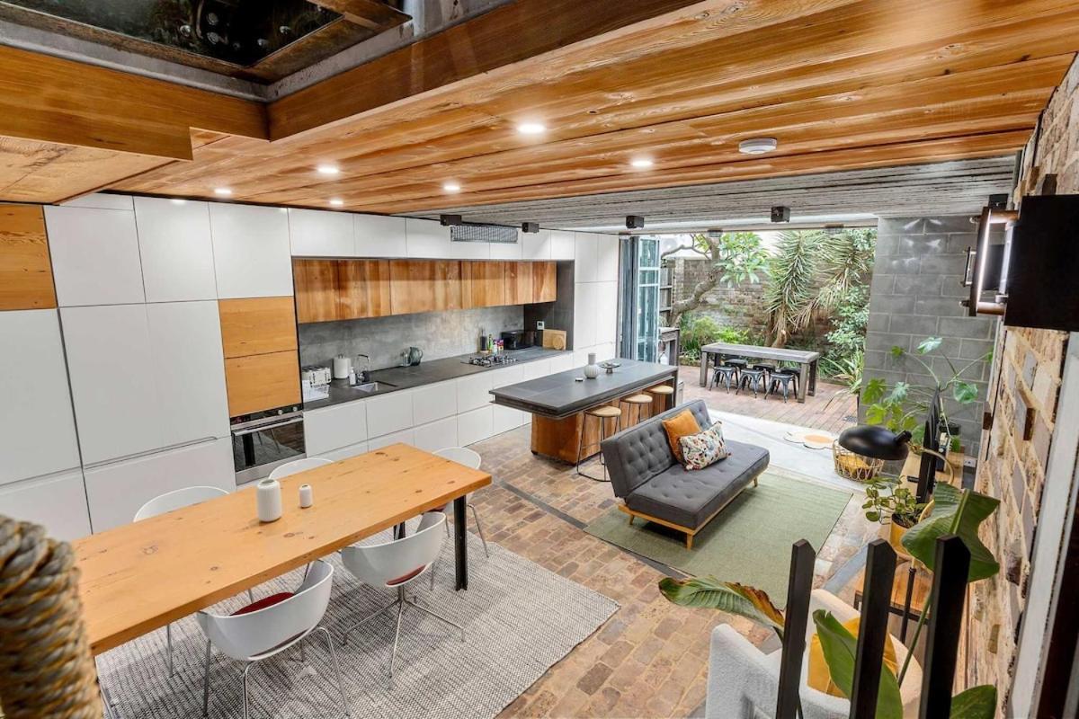 Apartment Modern & Stylish 3br In Redfern