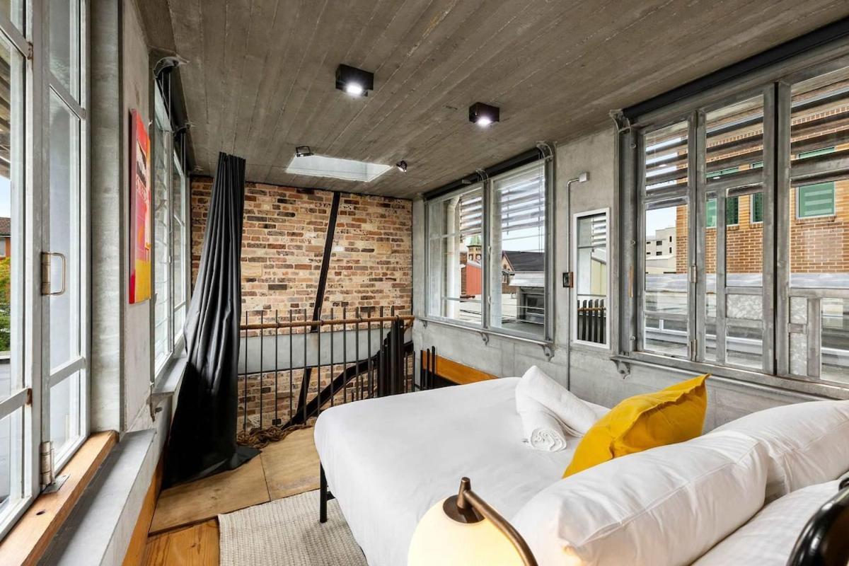 Modern & Stylish 3br In Redfern *