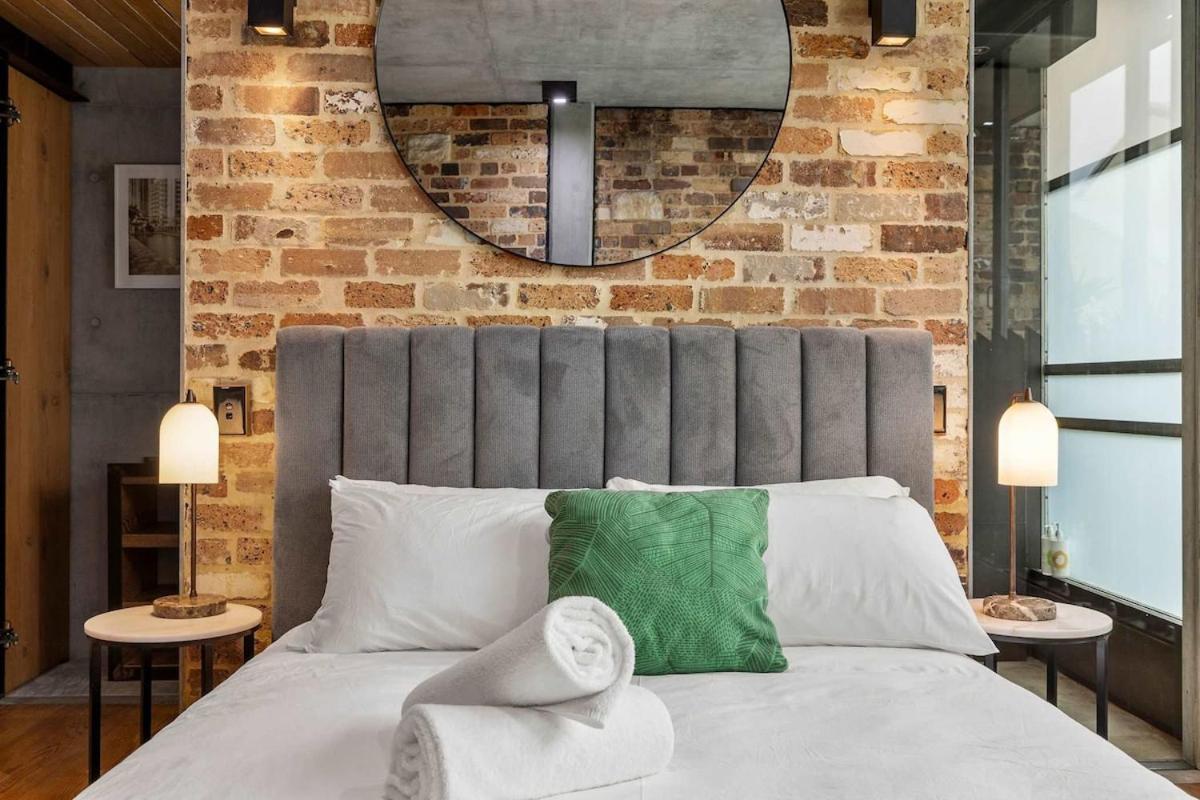 Modern & Stylish 3br In Redfern *